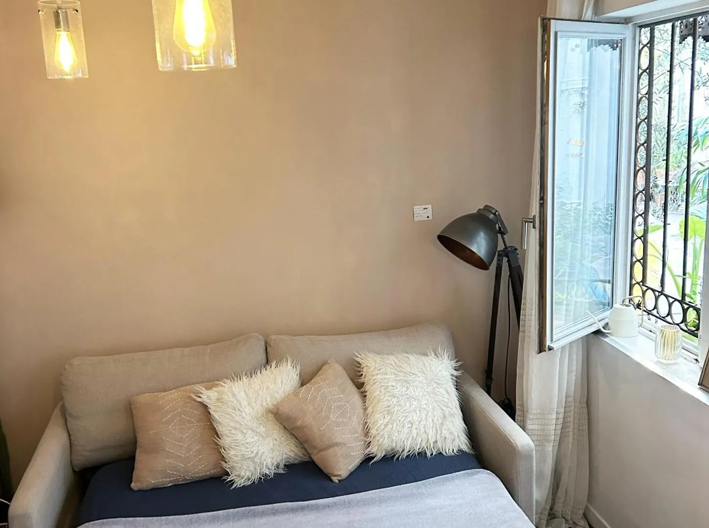 Chambre A Montmartre Atelier Architecte Paris France